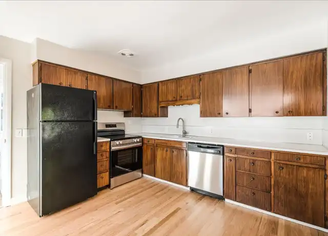 Property at 4010 SE Flavel St, Portland, OR, 97202, 3 beds, 1 bath, [object Object]