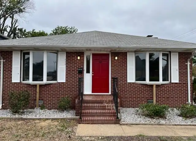 Property at 204 Lincoln St, Hampton, VA, 23669, 3 beds, 1.5 baths, [object Object]