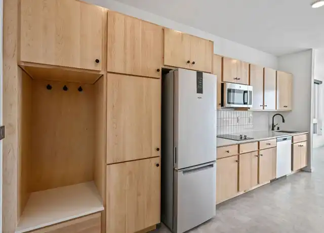 Property at 686 Mike McCarthy Way Unit 408, Ashwaubenon, WI, 54304, 0 beds, 1 bath, [object Object]
