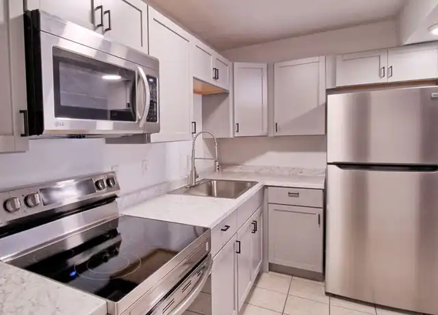 Property at 600 Whitman St, Belvidere, IL, 61008, 2 beds, 1 bath, [object Object]