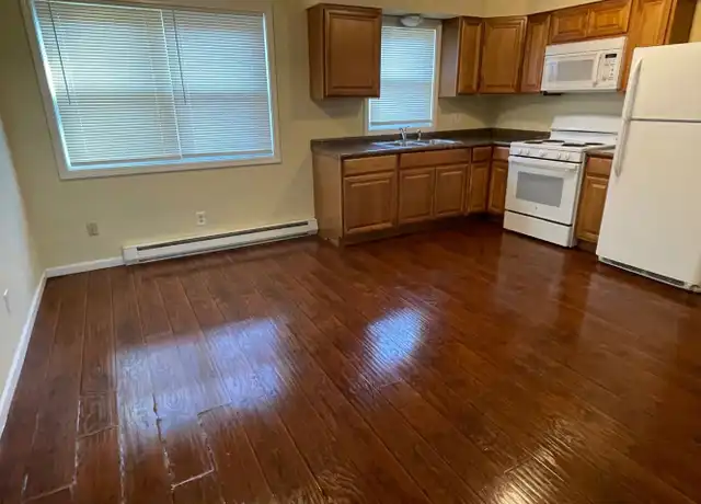 Property at 1904 Auburn St Unit 1904-4, Rockford, IL, 61103, 2 beds, 1 bath, [object Object]