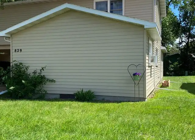 Property at 829 S 25th St Unit 1, Grand Forks, ND, 58201, 2 beds, 1 bath, [object Object]