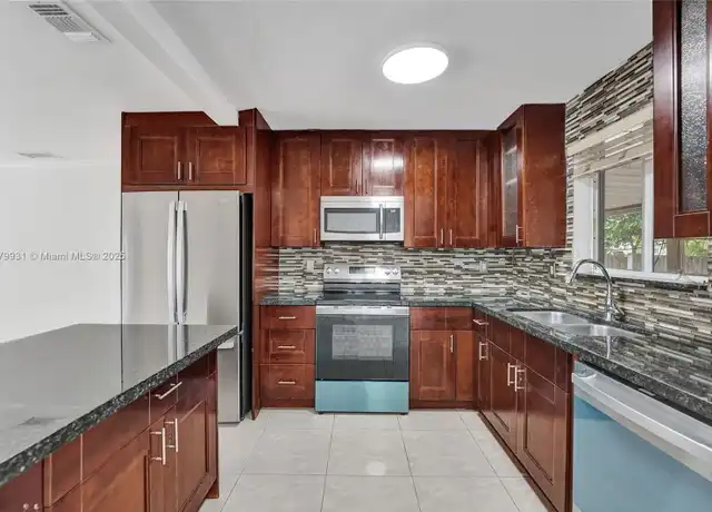Property at 924 N 30th Rd Unit 924, Hollywood, FL, 33021, 3 beds, 1 bath, [object Object]