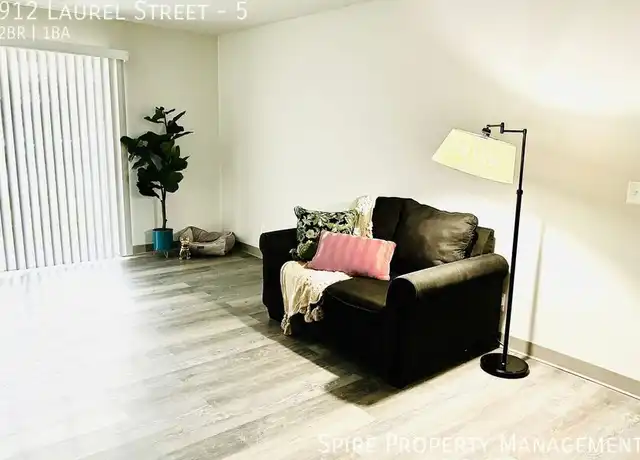 Property at 912 Laurel St Unit 5, Des Moines, IA, 50314, 2 beds, 1 bath, [object Object]