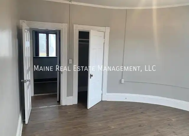 Property at 372 Hammond St Unit 3, Bangor, ME, 04401, 3 beds, 1 bath, [object Object]