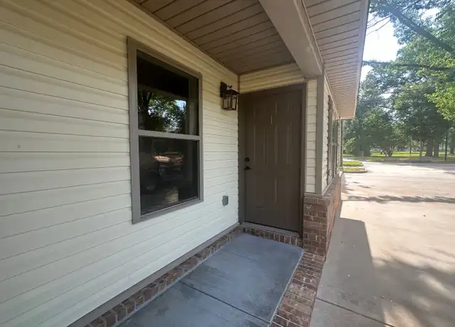 Property at 909 N El Paso Ave #1, Russellville, AR, 72801, 2 beds, 1 bath, [object Object]