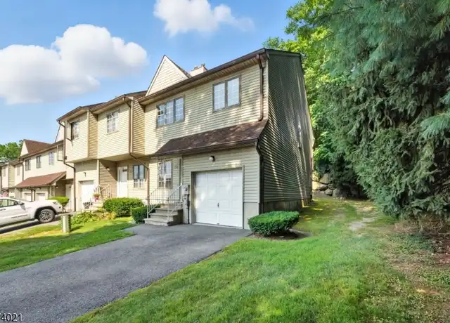 Property at 31 Hickory Ln, Boonton, NJ, 07005, 3 beds, 2.5 baths, [object Object]