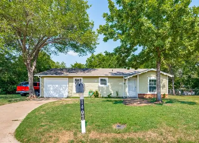 Property at 1407 Helen Cir, Arlington, TX, 76011, 3 beds, 2 baths, [object Object]