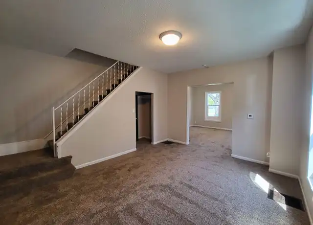 Property at 1527 Des Moines St, Des Moines, IA, 50316, 3 beds, 1 bath, [object Object]