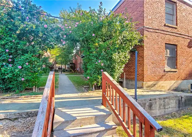 Property at 625 W Dickson St Unit 19, Fayetteville, AR, 72701, 1 bed, 1 bath, [object Object]