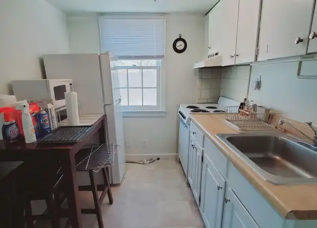Property at 176 Seaside Ave Unit 2, Stamford, CT, 06902, 1 bed, 1 bath, [object Object]