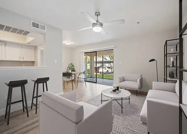 Photo of 8415 N Armenia Ave, Tampa, FL 33604