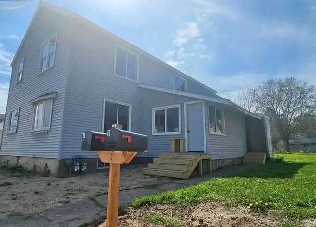 Property at 111 E Elizabeth St Unit Main Floor, Tomah, WI, 54660, 2 beds, 1 bath, [object Object]