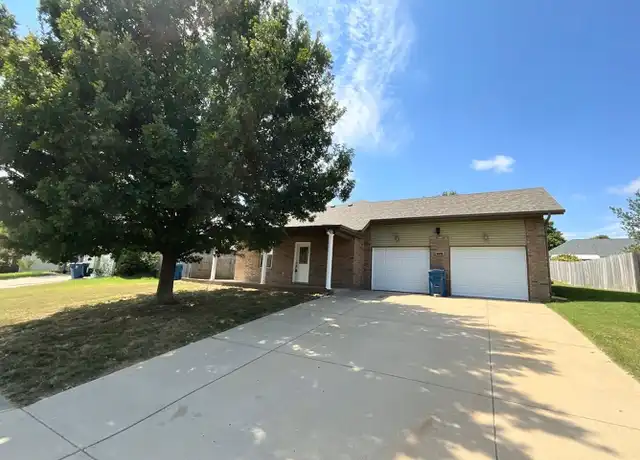Property at 575 S Canterbury Ln, Nixa, MO, 65714, 4 beds, 2 baths, [object Object]