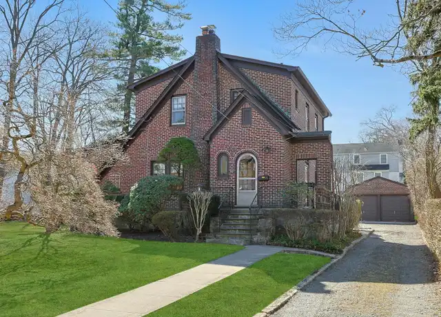 Property at 10 Robins Rd, New Rochelle, NY, 10801, 3 beds, 1.5 baths, [object Object]