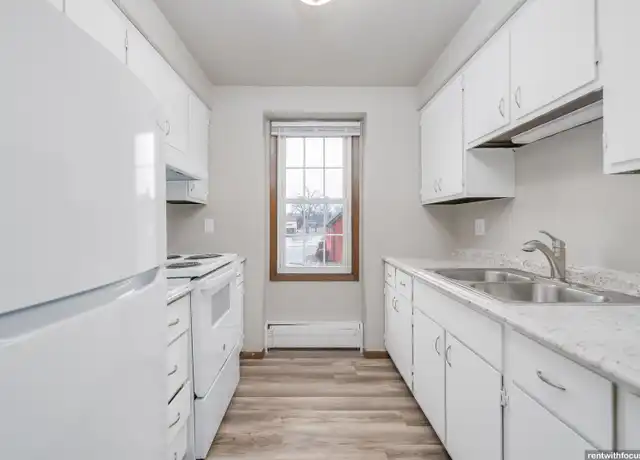 Property at 2032 Preble Ave, Green Bay, WI, 54302, 2 beds, 1 bath, [object Object]