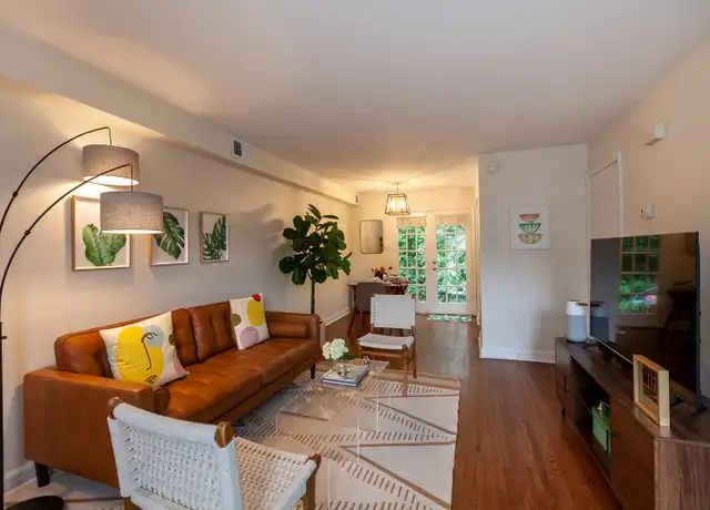Property at 4319 Walker Rd Unit H, Charlotte, NC, 28211, 2 beds, 1 bath, [object Object]