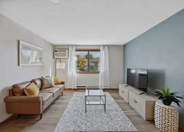 Property at 902 Benton Dr #21, Iowa City, IA, 52246, 2 beds, 1 bath, [object Object]
