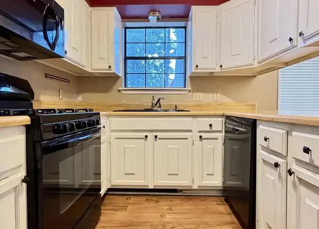 Property at 27 Silverleaf Ct, Little Rock, AR, 72210, 3 beds, 2 baths, [object Object]