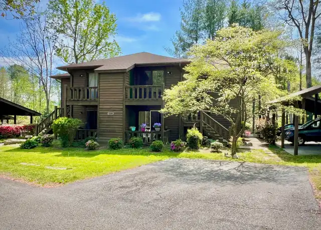 Property at 580 Courtwood Ln #8, Hendersonville, NC, 28739, 1 bed, 1 bath, [object Object]