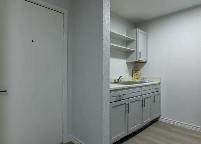 Property at Silver Oaks Villas - 264 Loma Vista St, New Braunfels, TX, 78130, 1 bed, 1 bath, [object Object]