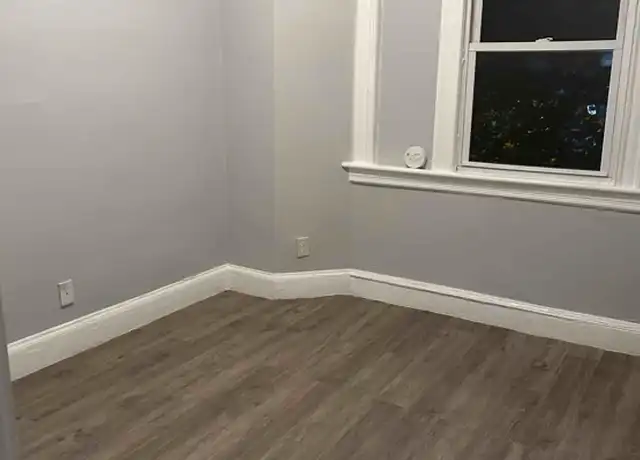 Property at 658 E 28th St Unit 2, Paterson, NJ, 07504, 4 beds, 1 bath, [object Object]