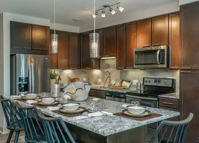 Property at 913 Piney Point Rd, Houston, TX, 77024, 1 bed, 1 bath, [object Object]