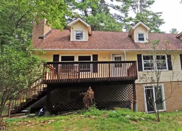 Property at 127 Hemlock Hl, Montague, NJ, 07827, 3 beds, 1 bath, [object Object]