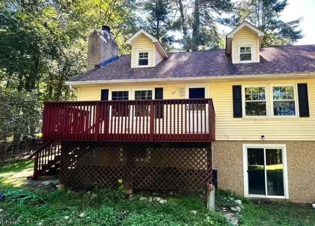 Property at 127 Hemlock Hl, Montague, NJ, 07827, 3 beds, 1 bath, [object Object]