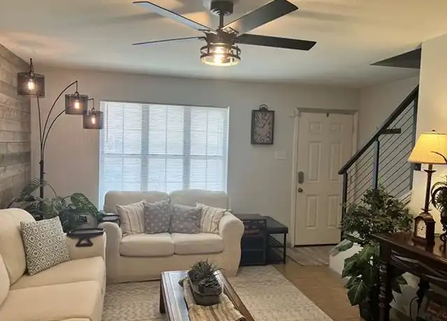 Property at 1337 S 11th St, Waco, TX, 76706, 2 beds, 2.5 baths, [object Object]