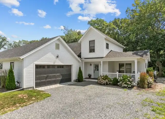 Property at 559A Bristol Ferry Rd Unit B, Portsmouth, RI, 02871, 2 beds, 2.5 baths, [object Object]