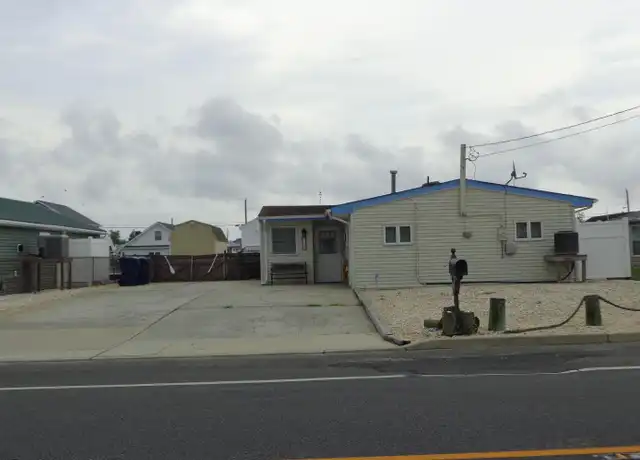 Property at 1045 Radio Rd, Little Egg Harbor Twp, NJ, 08087, 3 beds, 1 bath, [object Object]
