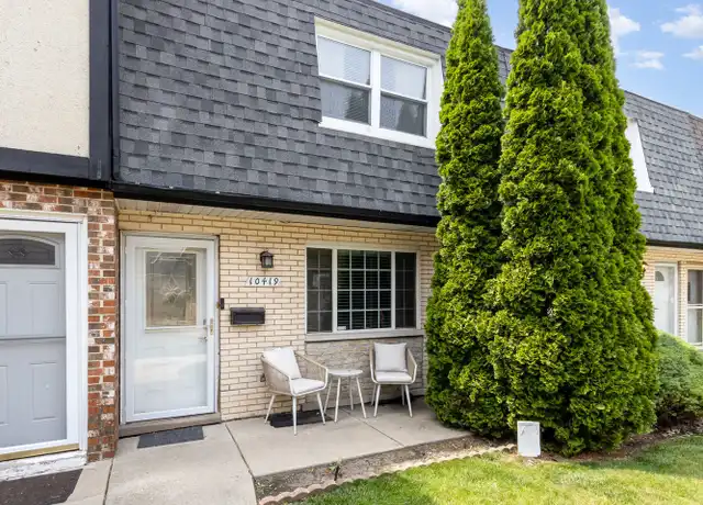 Property at 10419 Massasoit Ave, Oak Lawn, IL, 60453, 2 beds, 1.5 baths, [object Object]