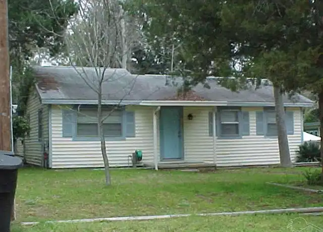 Property at 3204 E Gonzalez St, Pensacola, FL, 32503, 3 beds, 1 bath, [object Object]