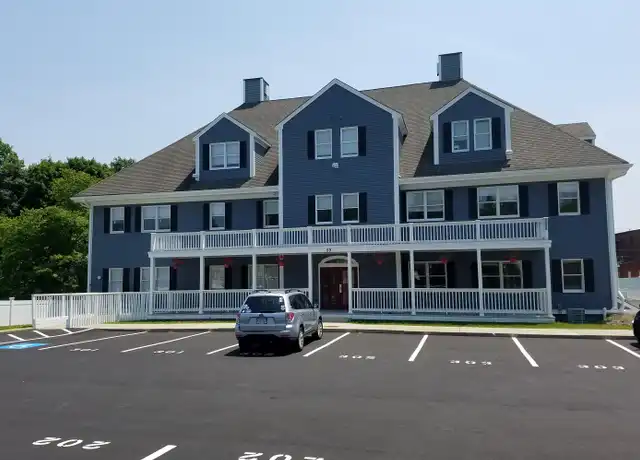 Property at 59 Pearl St Unit 203, Middleborough, MA, 02346, 2 beds, 1 bath, [object Object]