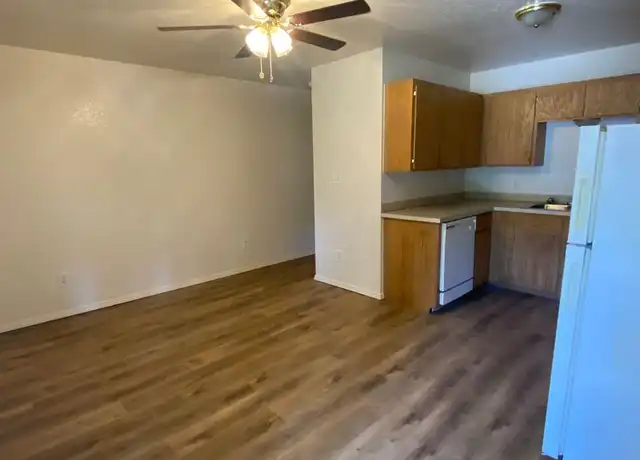 Property at 617 S 6th St Unit 06, Van Buren, AR, 72956, 1 bed, 1 bath, [object Object]