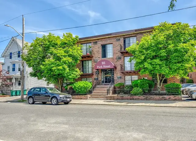 Photo of 87 Park St, Lynn, MA 01905