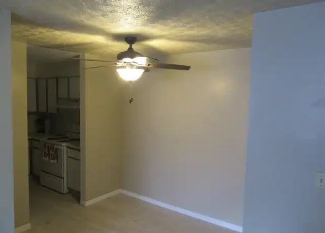 Property at Maplewood Manor - 500 Bowie Dr Unit 122, Dayton, OH, 45417, 2 beds, 1 bath, [object Object]