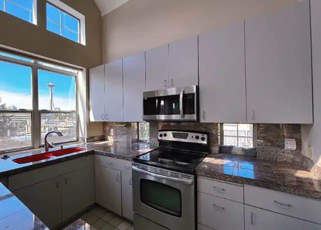 Property at 915 6th Ave N Unit C, Seattle, WA, 98109, 2 beds, 2 baths, [object Object]