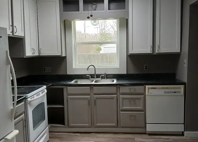 Property at 316 N Oak St, Fergus Falls, MN, 56537, 3 beds, 1 bath, [object Object]