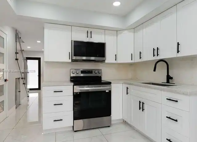 Property at 5431 W 22nd Ct #107, Hialeah, FL, 33016, 2 beds, 1.5 baths, [object Object]