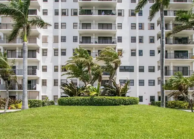 Property at 1201 S Ocean Dr Unit 316S, Hollywood, FL, 33019, 1 bed, 1 bath, [object Object]