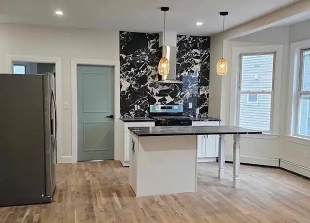 Property at 56 Mozart St Unit 2, Boston, MA, 02130, 3 beds, 1 bath, [object Object]
