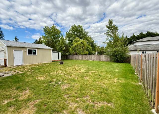 Photo of 611 3rd St, Steilacoom, WA 98388