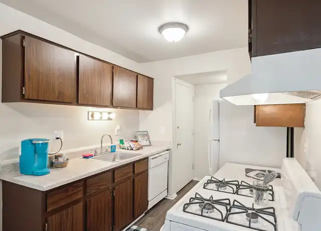 Property at Park Hill Apartments - 33000 Parkhill St, Wayne, MI, 48184, 1-2 bed, 1-1.5 bath, [object Object]