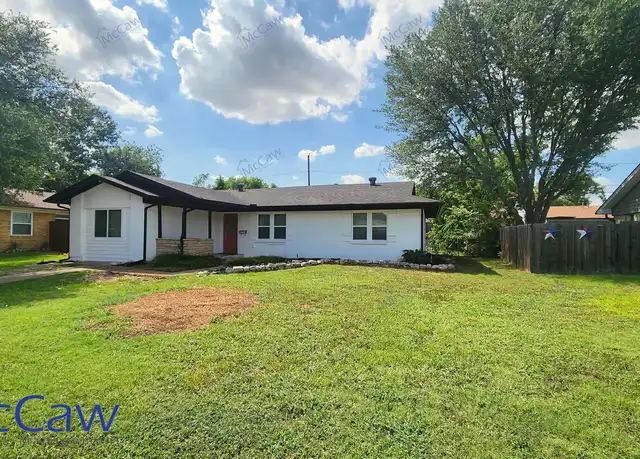 Property at 1911 Hillcrest Dr, Irving, TX, 75062, 3 beds, 2 baths, [object Object]