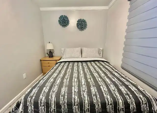 Property at 7033 7th Ave, Los Angeles, CA, 90043, 1 bed, 1 bath, [object Object]