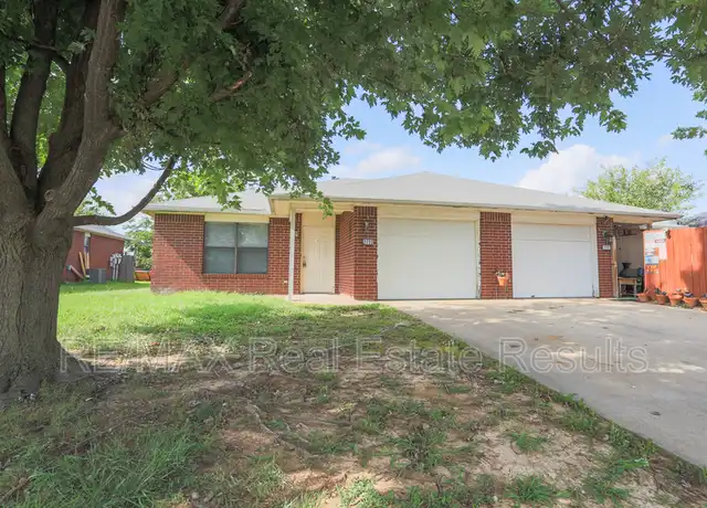 Property at 2223 W Roselawn St, Rogers, AR, 72756, 2 beds, 2 baths, [object Object]