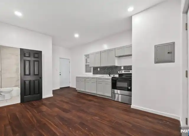Property at 67 Mercer St Unit 1, Paterson, NJ, 07524, 2 beds, 1 bath, [object Object]