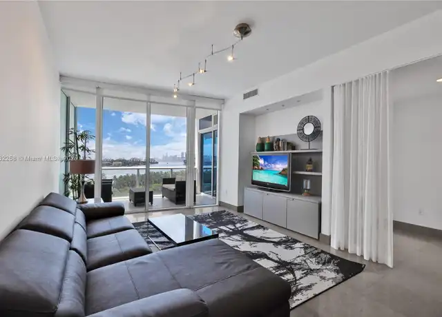 Property at 100 S Pointe Dr #902, Miami Beach, FL, 33139, 1 bed, 1.5 baths, [object Object]